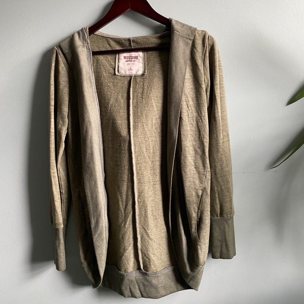 Great post workout cardigan 🌿 casual and comfortable